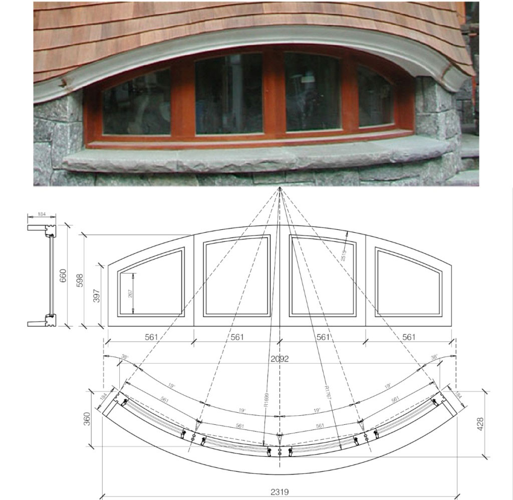 Ventana de madera convexa.